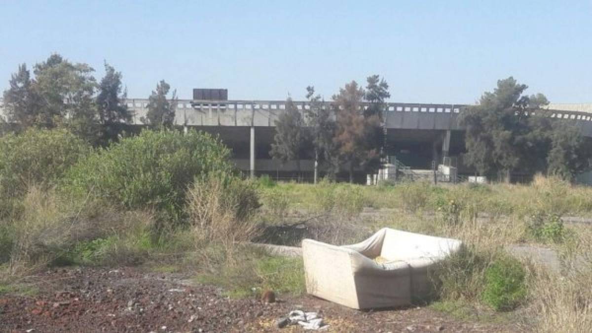 Estadios mundialistas que han sido demolidos y otros están abandonados; dos de Sudáfrica y uno en Brasil