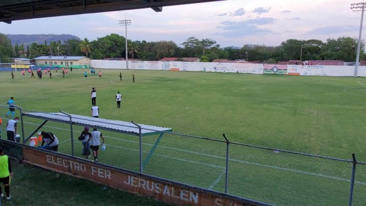 Una de estas canchas del Ascenso albergará juegos de Liga Nacional la próxima temporada