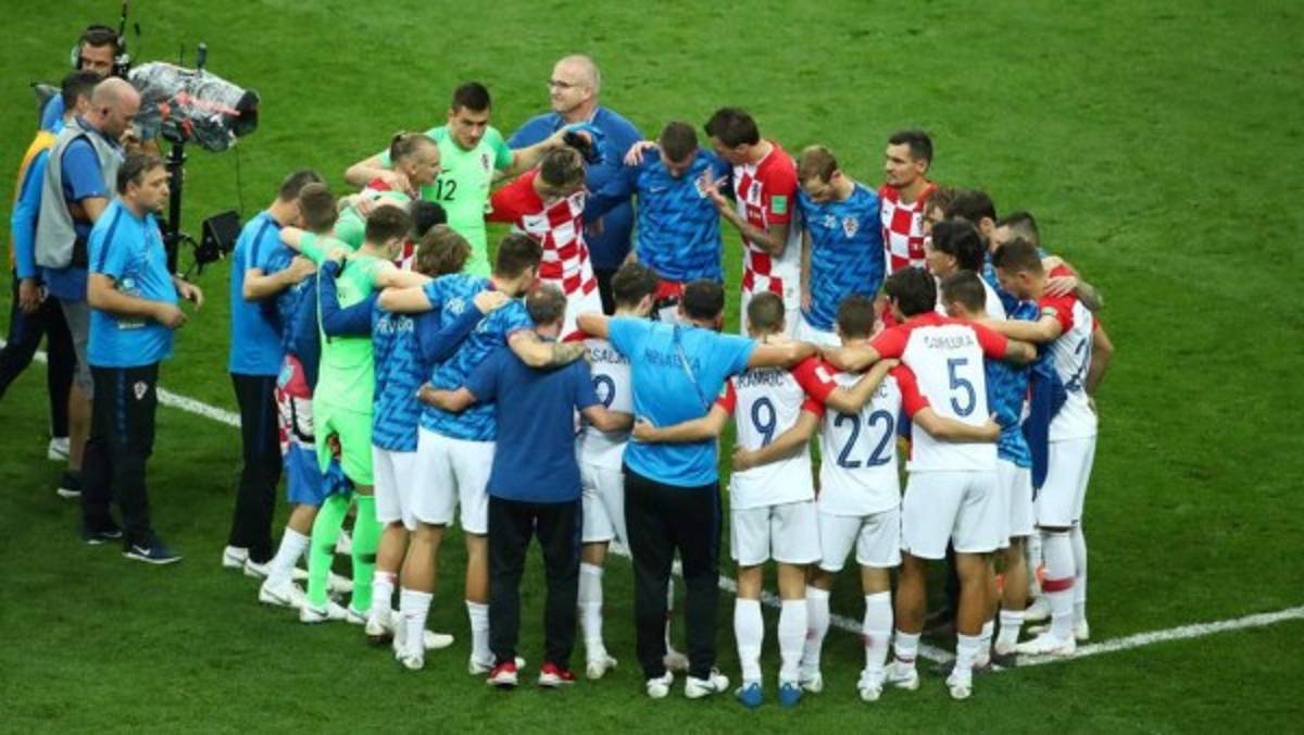 NO SE VIO EN TV: La locura de Macron frente a Kolinda que rompió en llanto