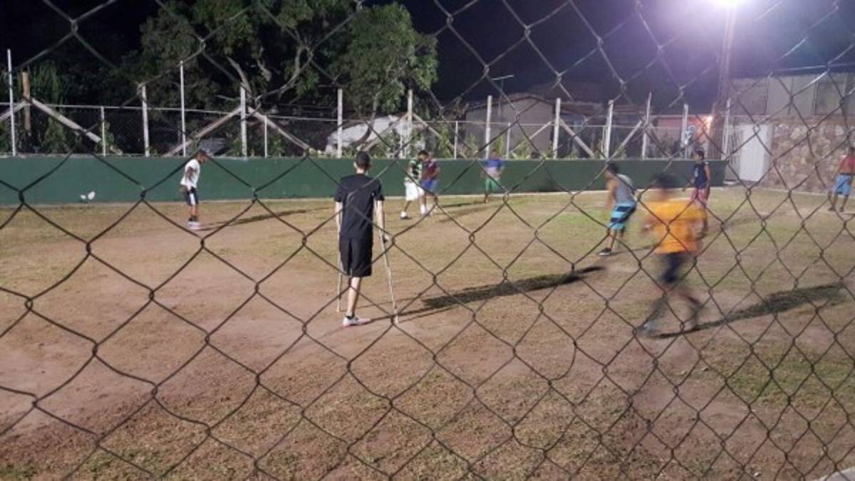 Luis Diego Jiménez, el futbolista hondureño que sonríe a pesar de haber perdido una pierna