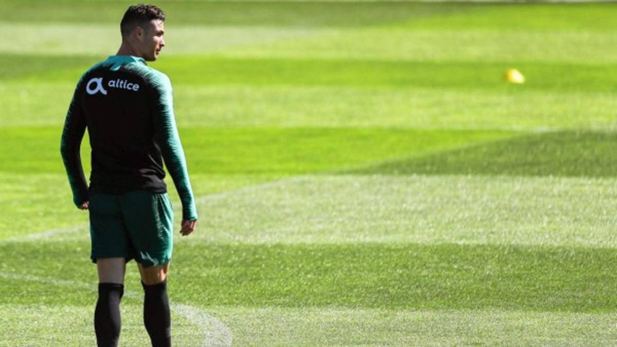 FOTOS: El chico debutante, la charla del capitán y el buen ambiente, así fue la vuelta de Cristiano con Portugal