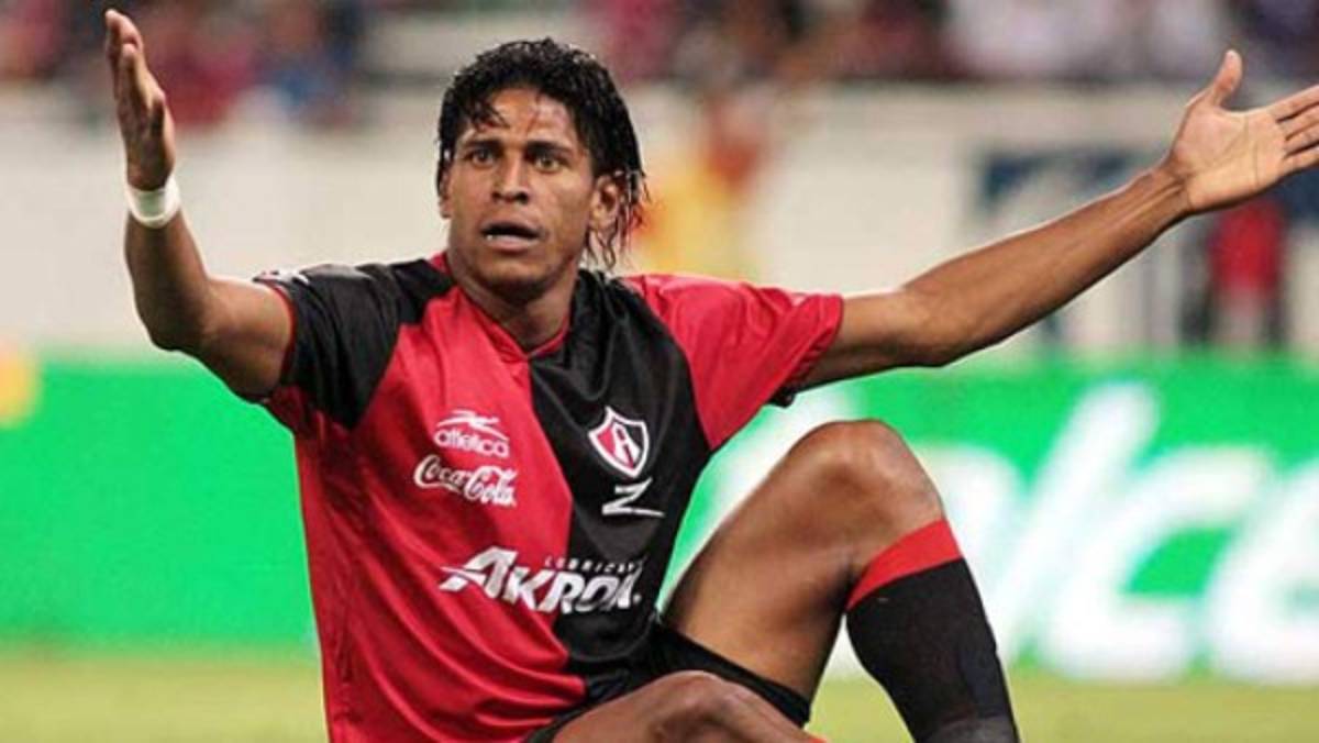Top: Los 12 equipos en los que ha jugado Carlo Costly a lo largo de su carrera  