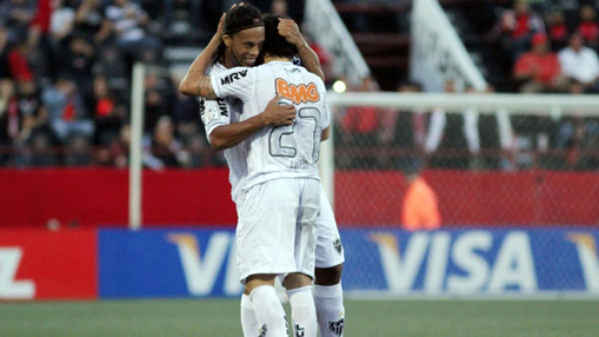 Atlético Mineiro remonta y saca un empate con sabor a triunfo