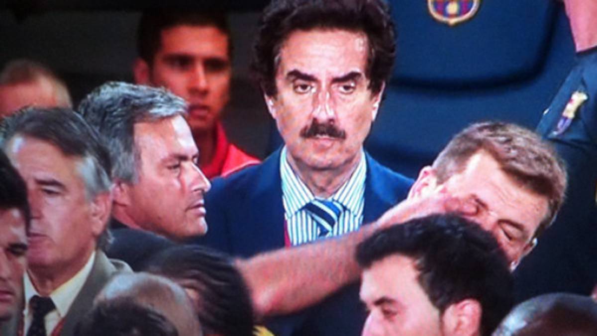 Mourinho podría ir a tribunales por meter dedo en el ojo a Vilanova