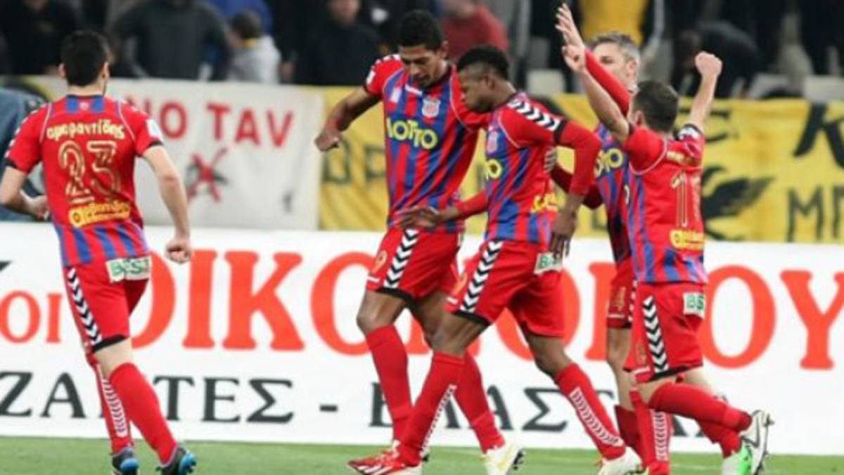 Carlo Costly anota en triunfo vital del Veria