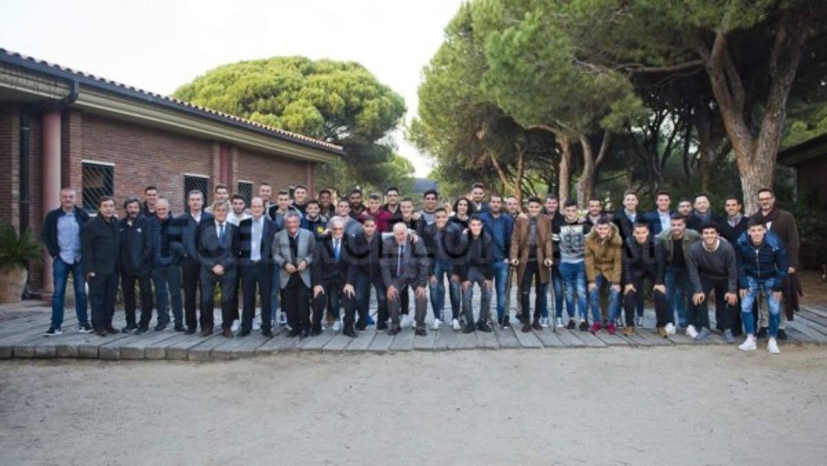 Así fue la cena de Navidad del Barcelona donde participó Choco Lozano