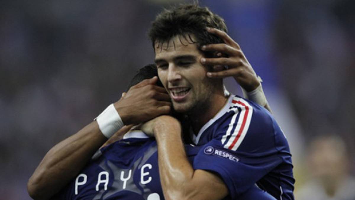 Francia vence a Rumanía y es líder