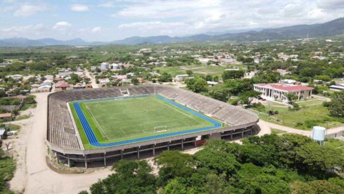 ¡Quedó espectacular¡ Autoridades entregan remodelado el estadio Roberto Suazo Córdoba de La Paz