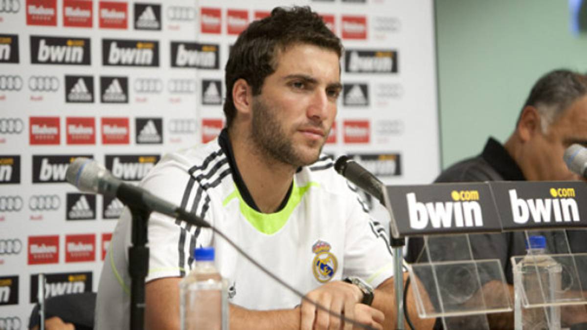 Higuaín no ve un año más sin títulos