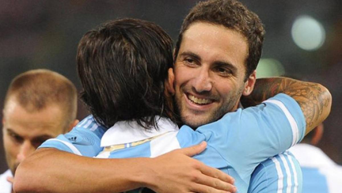 Argentina se lleva amistoso dedicado al Papa