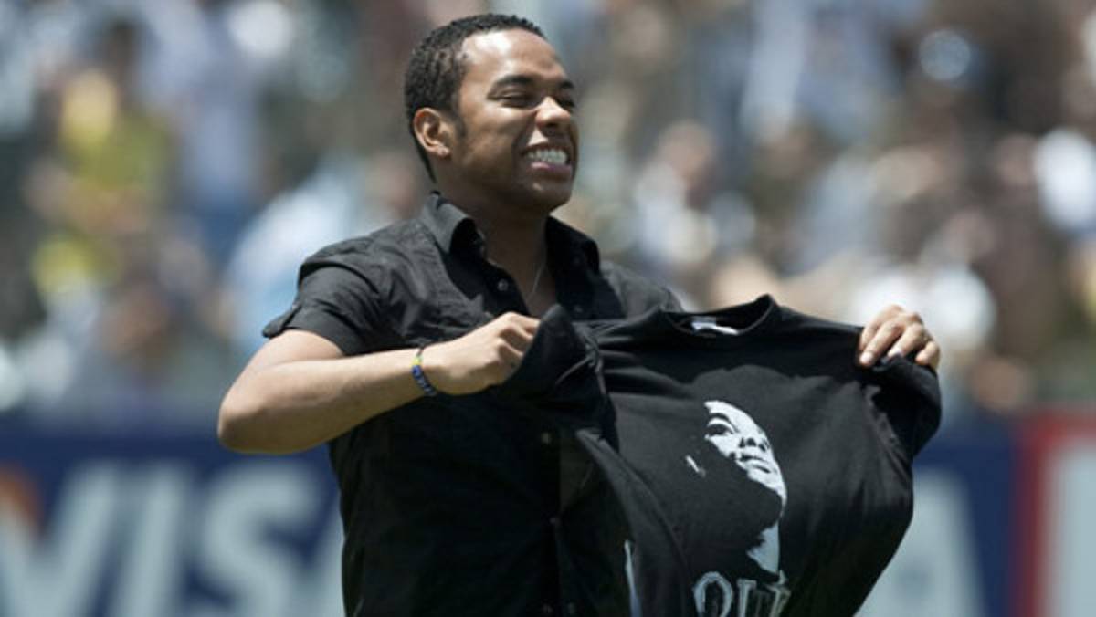 Robinho no se quedaría en Brasil