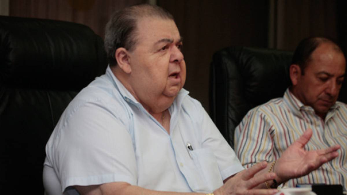 Ferrari arremete contra Carlo Costly