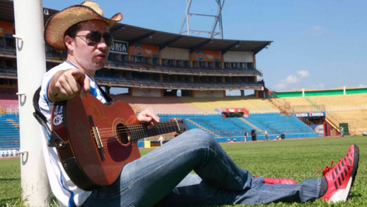 Polache: 'Voy a contactar a Luis Suárez para que me suba la moral”