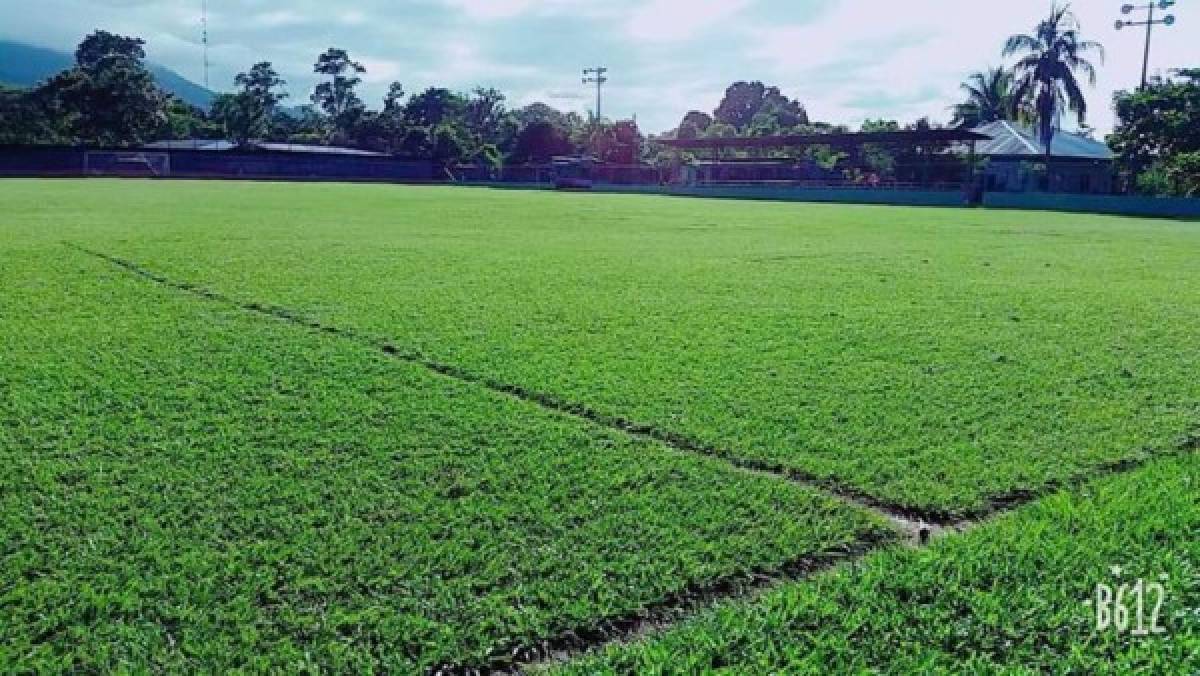 Honduras: Las bonitas canchas donde se juega fútbol burocrático