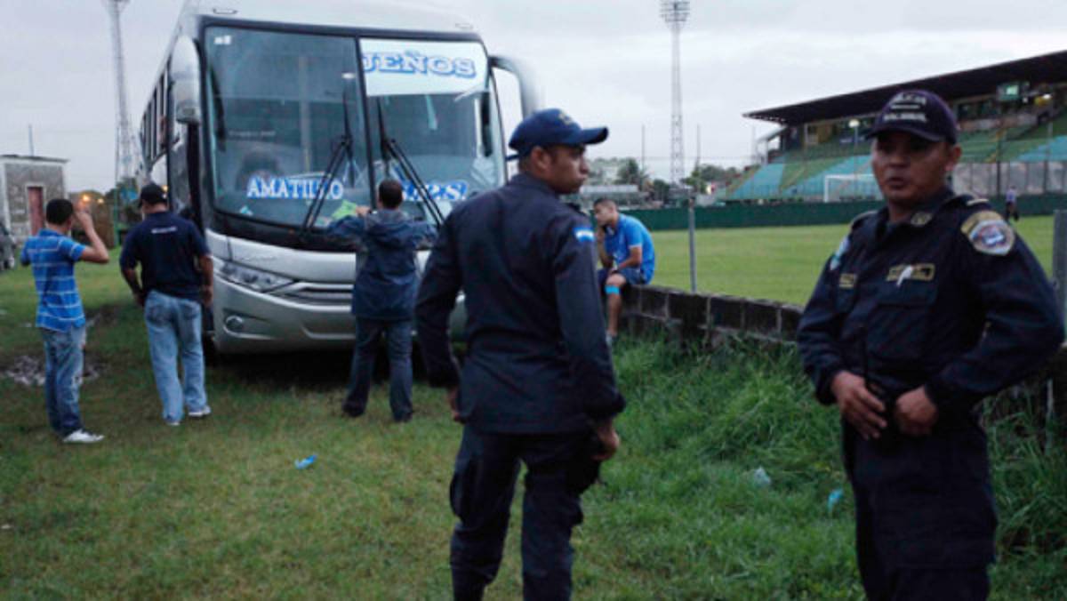 Atacan autobús de Motagua en Puerto Cortés
