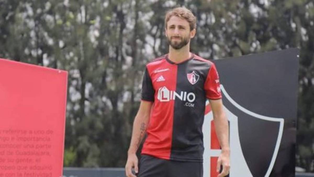 Los grandes futbolistas con los que jugará Cristian Cálix en el Atlas