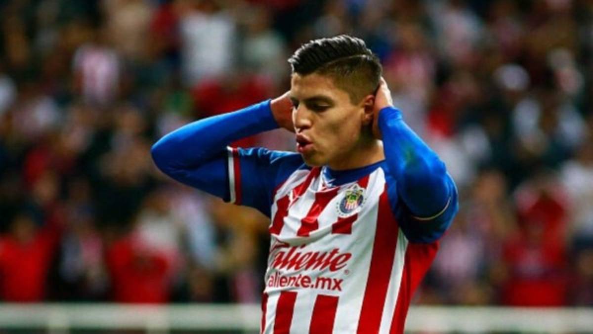 Increíble barrida de Vucetich: Las 12 bajas oficiales de Chivas de cara al Guardianes 2021