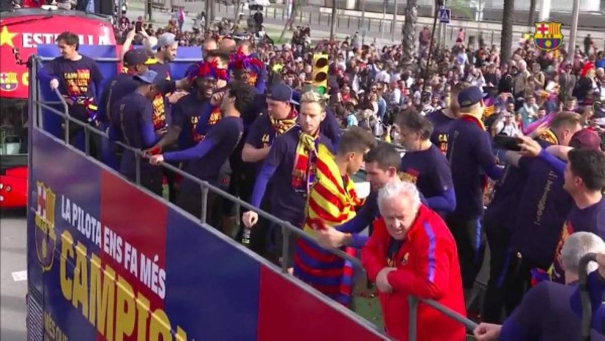 FOTOS: La gran celebración del FC Barcelona por el doblete en España