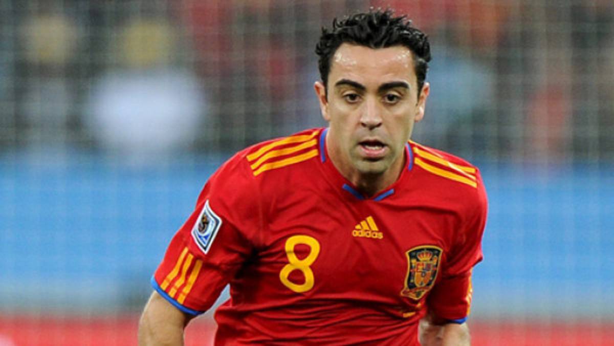 Xavi garantizó que no se retira de la selección de España