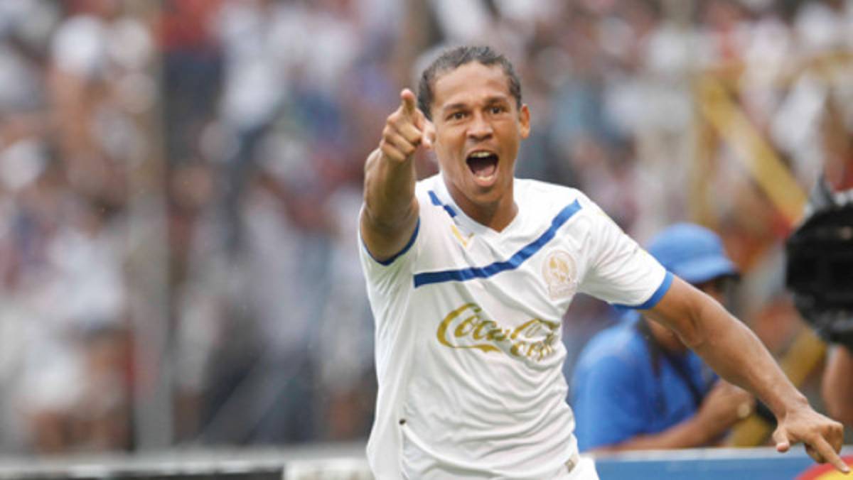 'Estoy feliz por este momento': Caetano