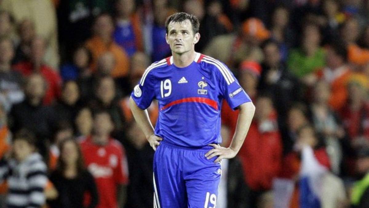 TOP: Grandes futbolistas que se retiraron antes de tiempo