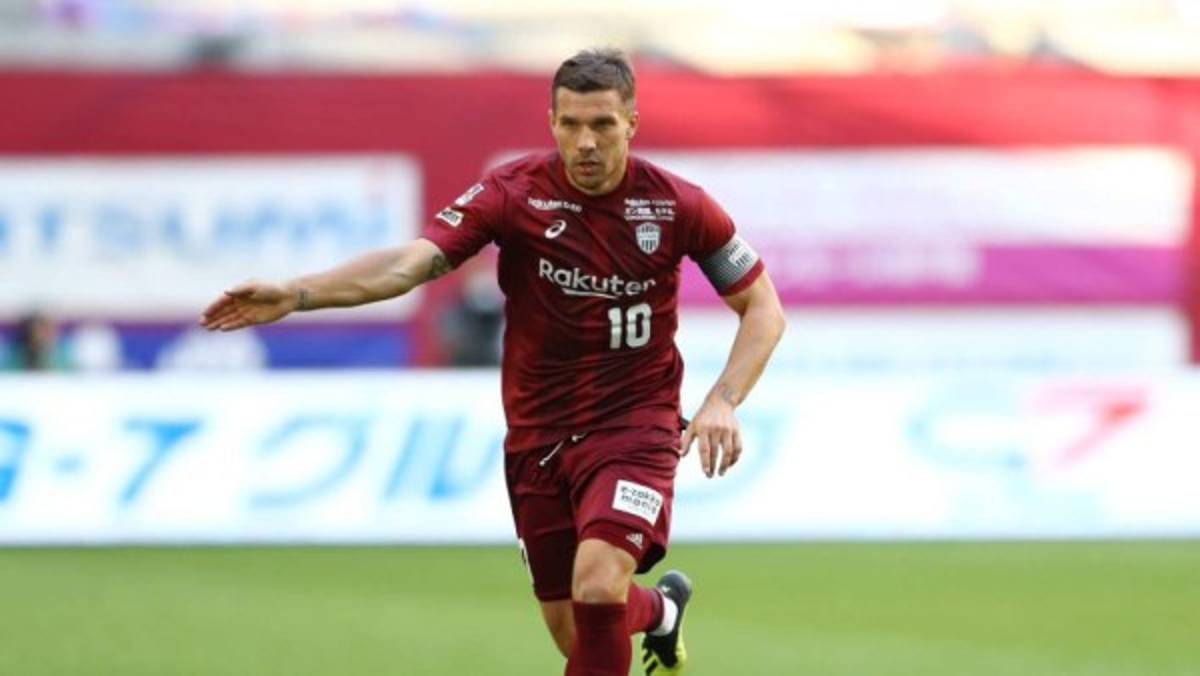 Increíble: 15 grandes futbolistas que creías retirados... ¡y uno tiene más de 50 años!