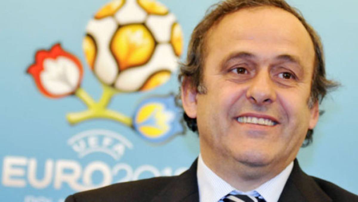 Platini abandona el hospital