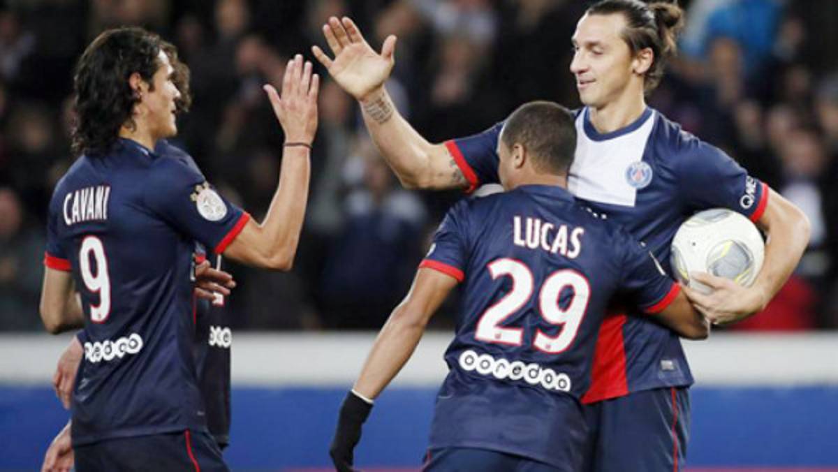 Triplete de Ibrahimovic y PSG sigue de líder