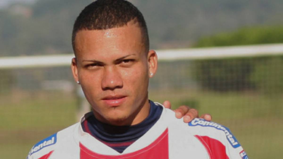 Pachuca ya quiere a Arnold Peralta