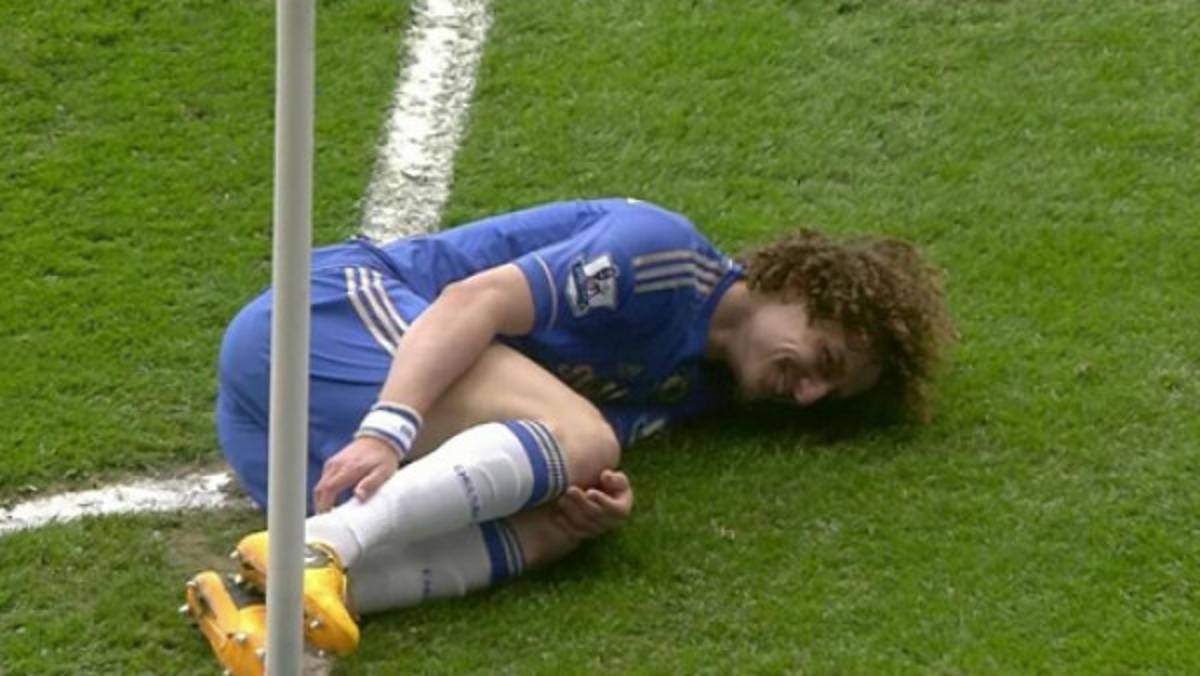 VIDEO: La cómica imagen de David Luiz tras expulsión del Manchester United