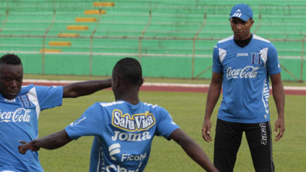 Suárez confirma a Donis en la titularidad