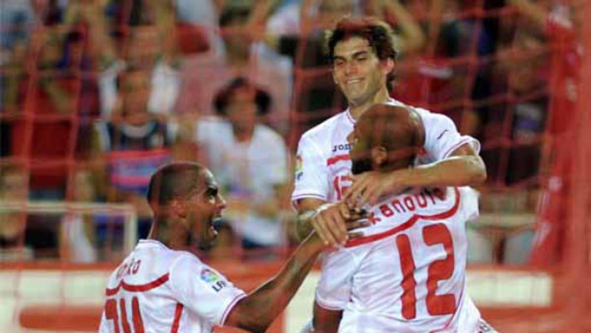 Sevilla gana el primer round al Barça