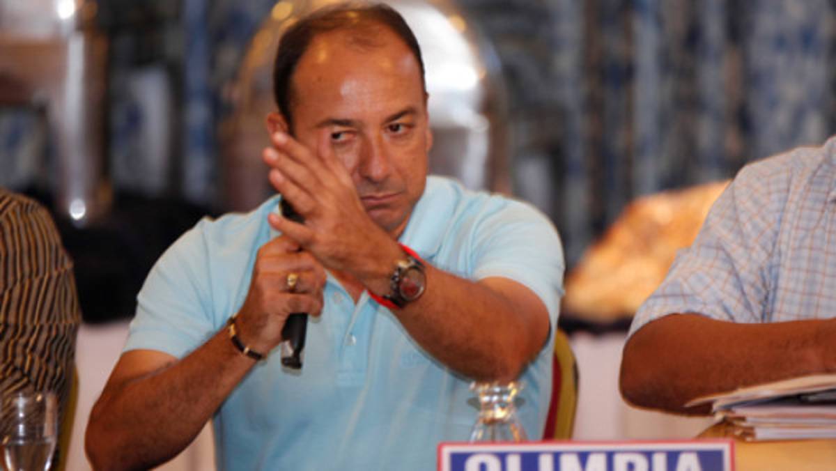 'En todas partes del mundo se riega la cancha': Osman Madrid