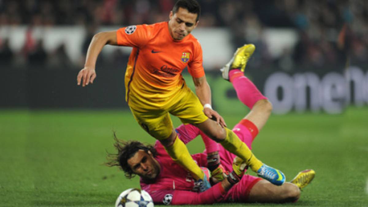 VIDEO: Y cayó Alexis Sánchez, ¿Falta o simulación?