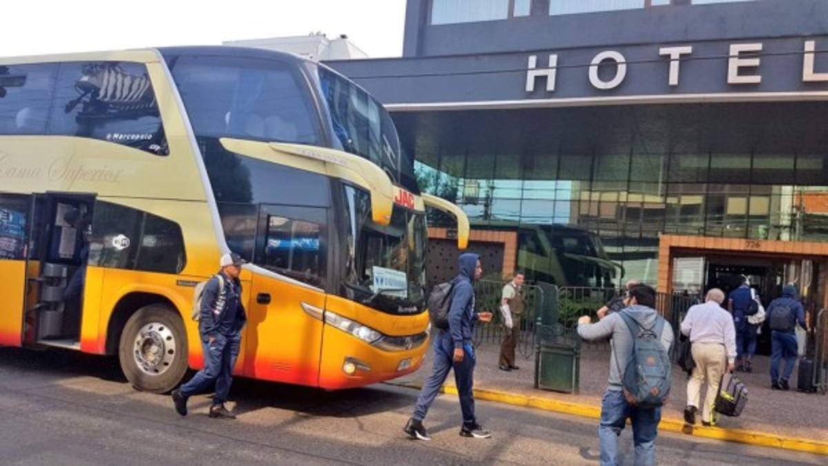 Honduras arriba a Temuco en vuelo chárter para enfrentar a Chile