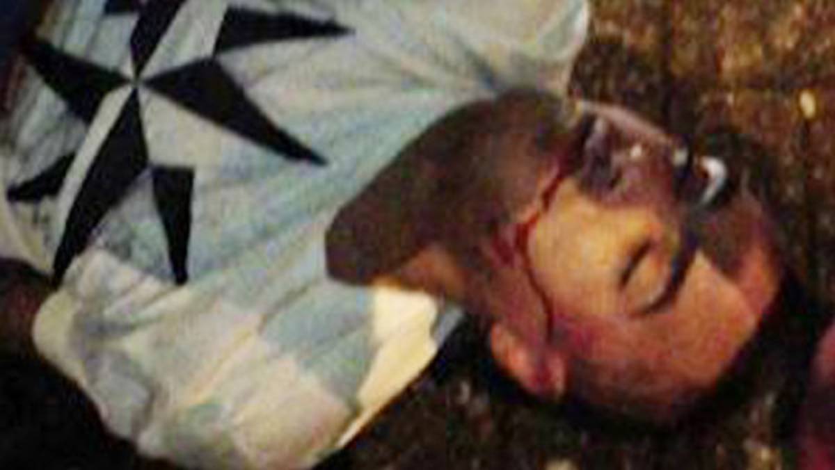 VIDEO: Futbolista del Newcastle es noqueado en plena calle