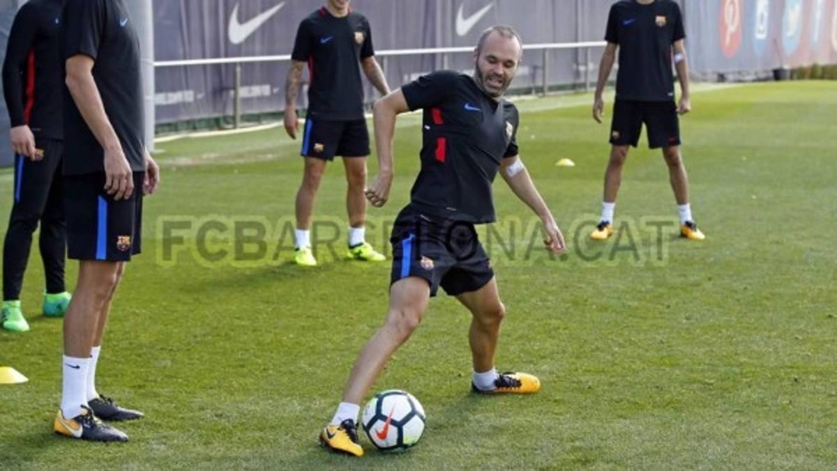 FOTOS: Choco Lozano entrenando al lado de Iniesta, Messi, Piqué y Suárez