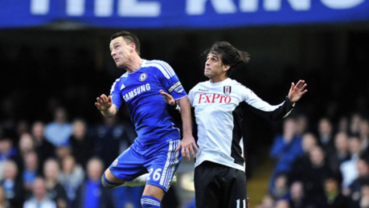 Chelsea se aleja del título en Inglaterra