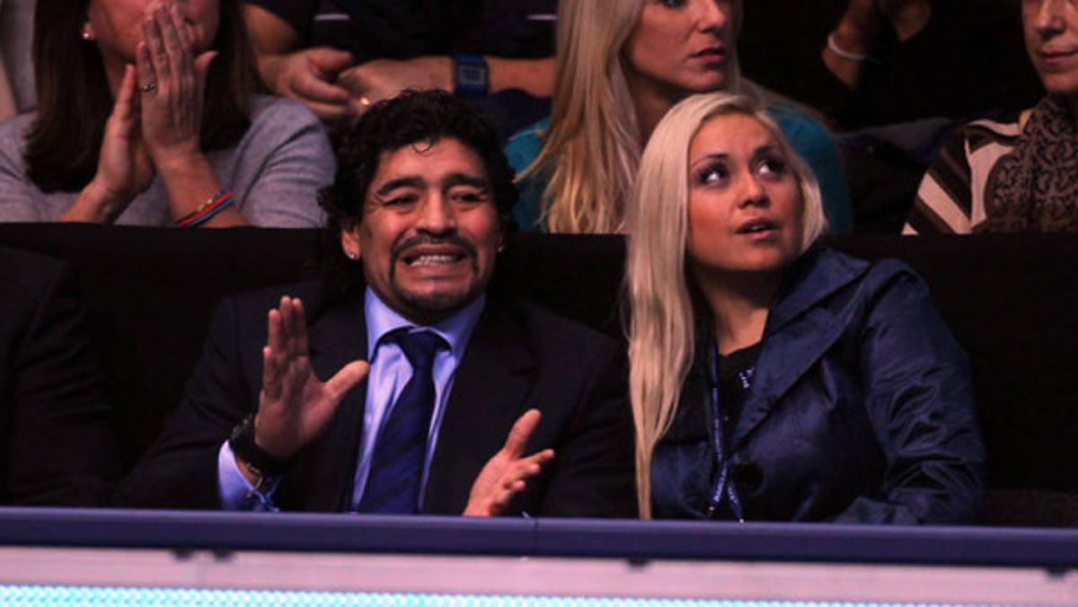 Diego Maradona volvería a jugar fútbol en la primera D de Argentina