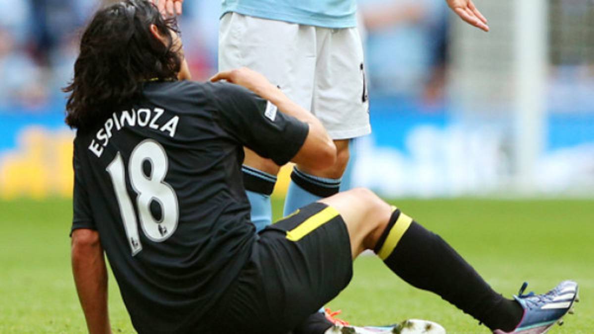 Roger Espinoza seguirá en Wigan tres años