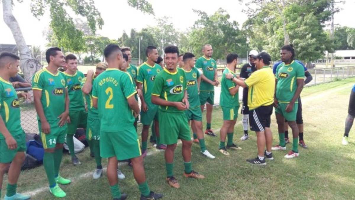 Mercado: Real de Minas hace barrida, Olimpia cedería jugadores y los Lobos presentan fichajes