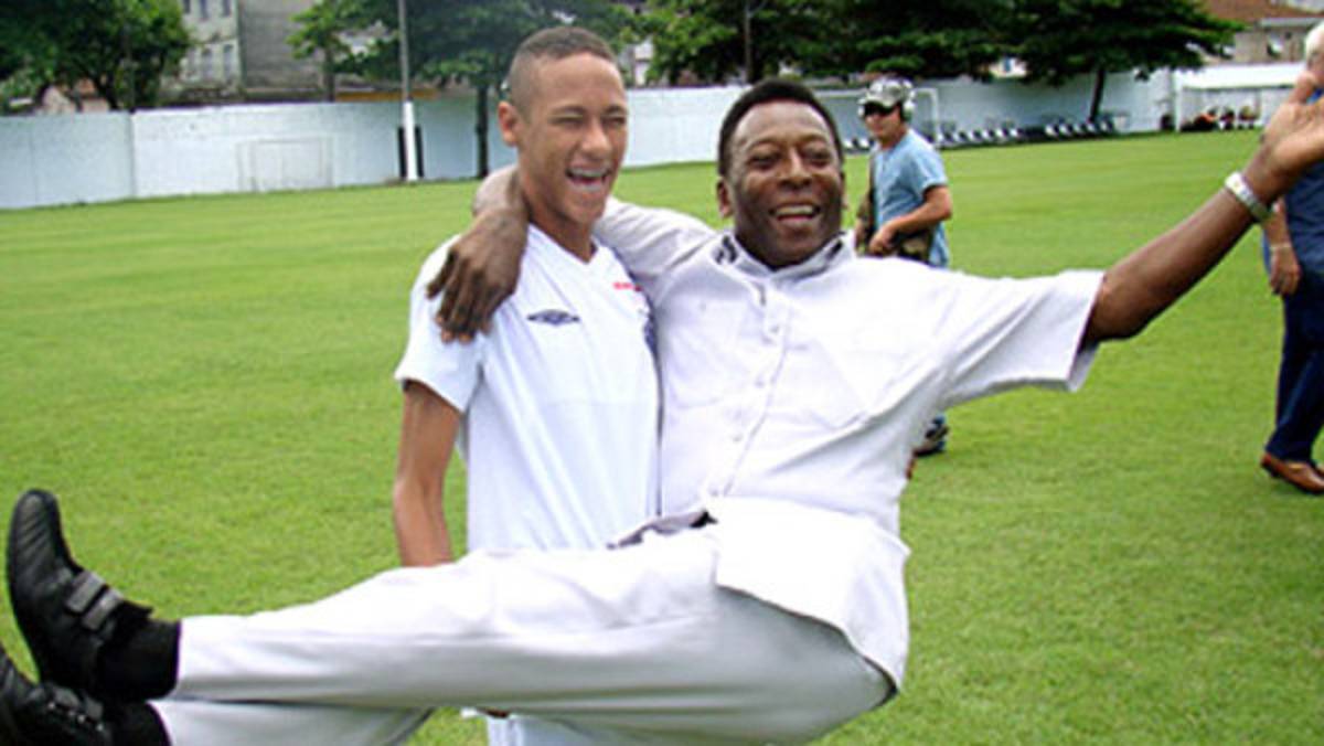 Pelé aconsejó a Neymar, no irse a Europa