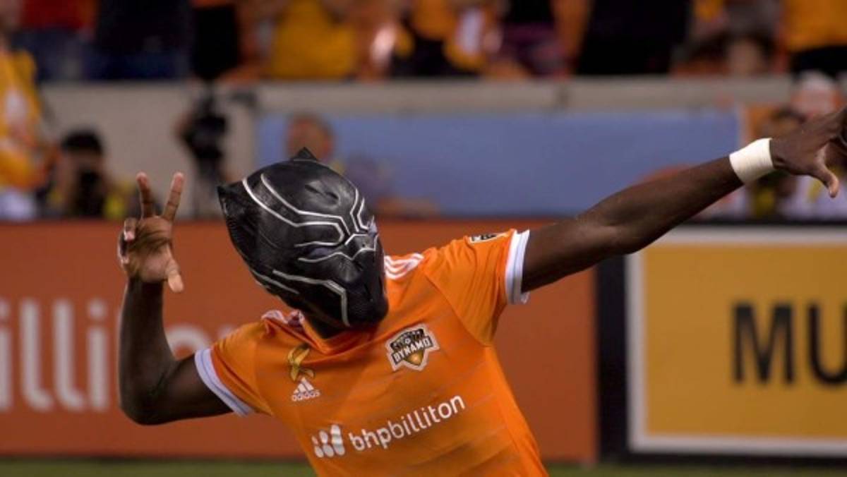 Los futbolistas hondureños que se han coronado campeones por el mundo