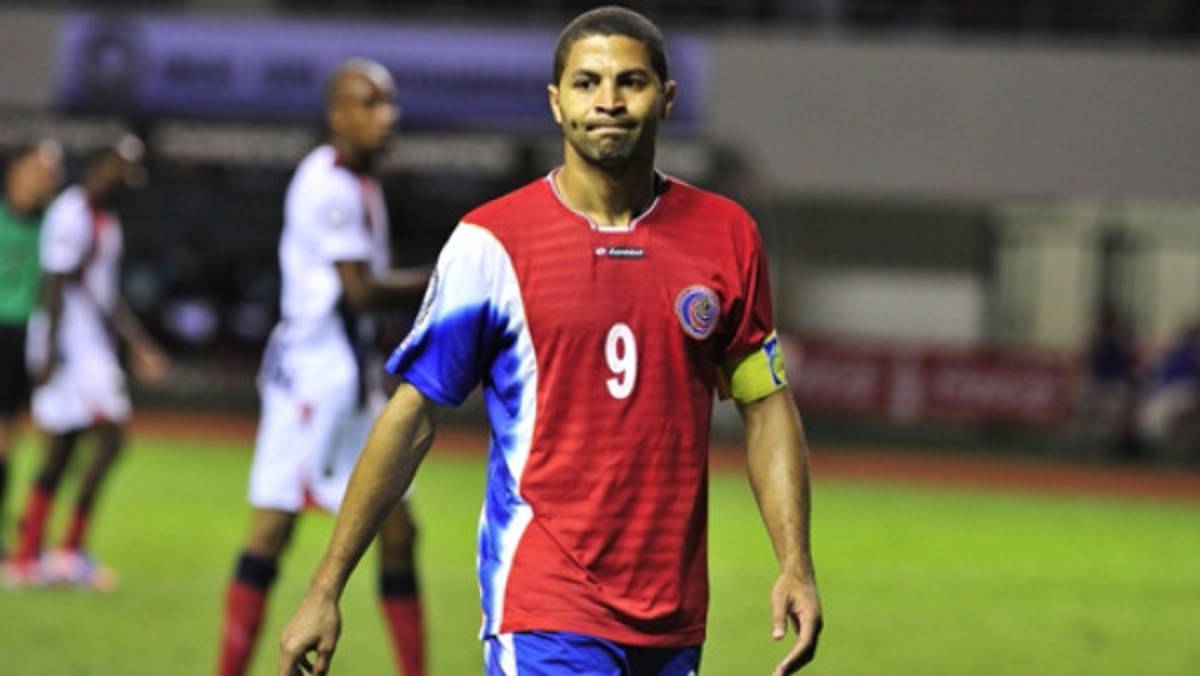 Saborío: 'Muma es muy completo, pero tiene sus debilidades”