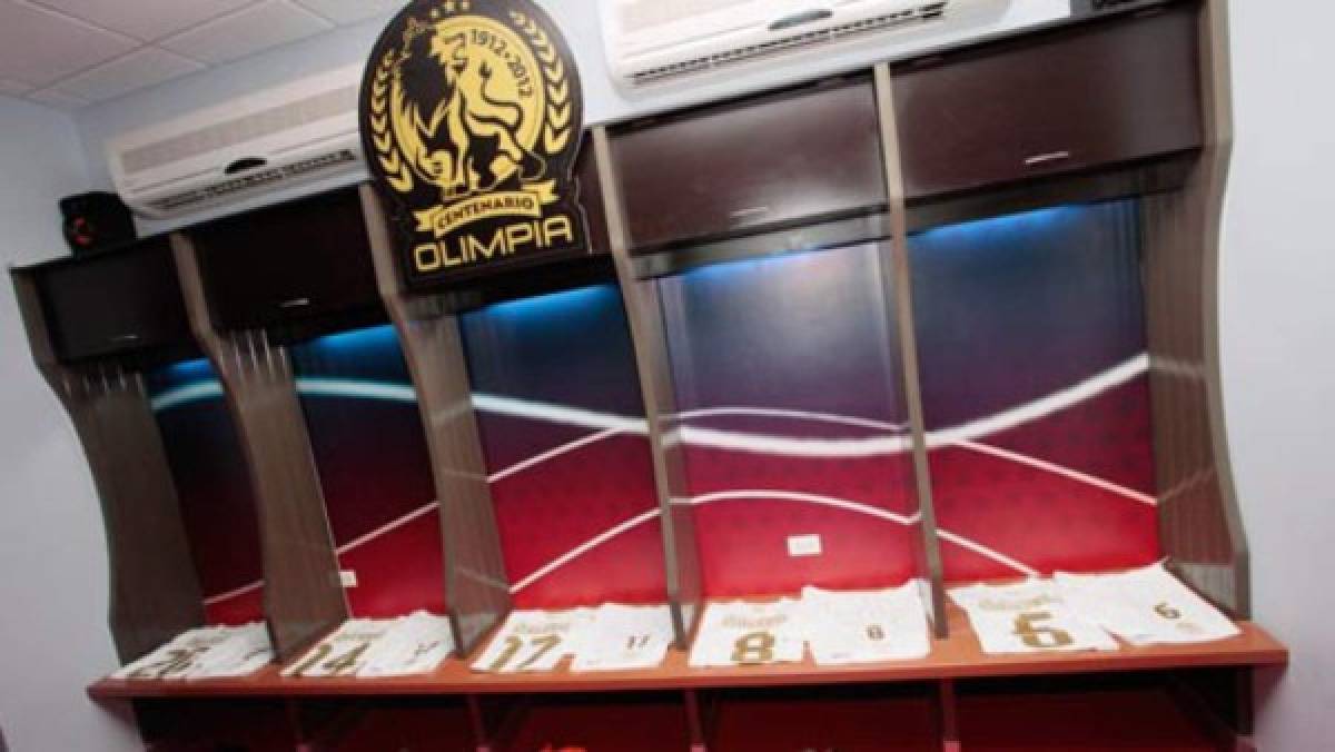 Las interioridades del bonito camerino del Olimpia en el estadio Nacional