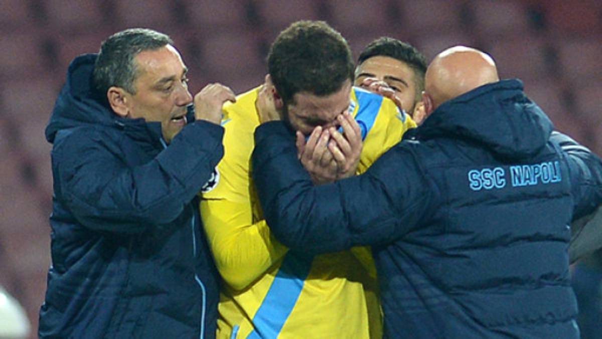 Eliminación del Nápoli provoca el llanto en Higuaín