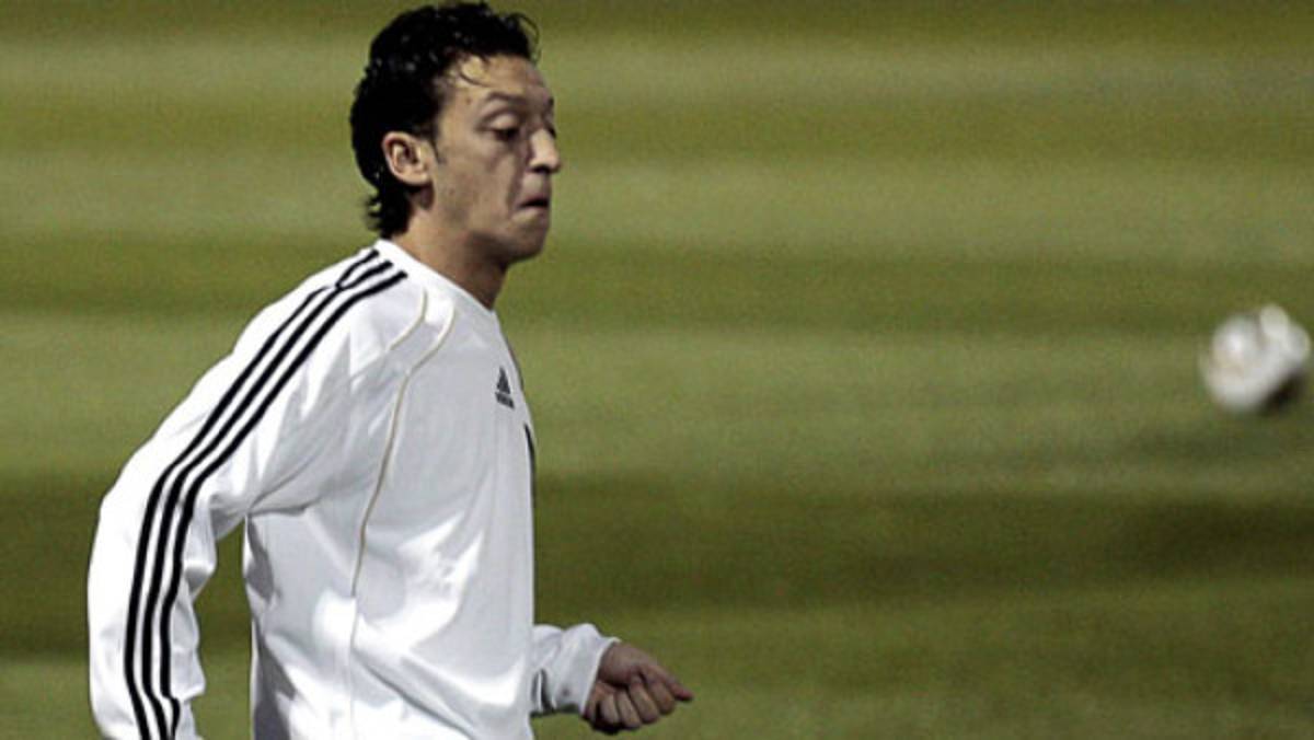 Arsenal, ofrece 24 millones por Özil