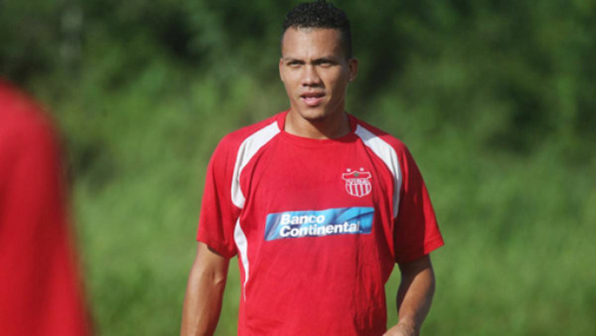 Arnold Peralta firma el lunes con el Toronto de la MLS