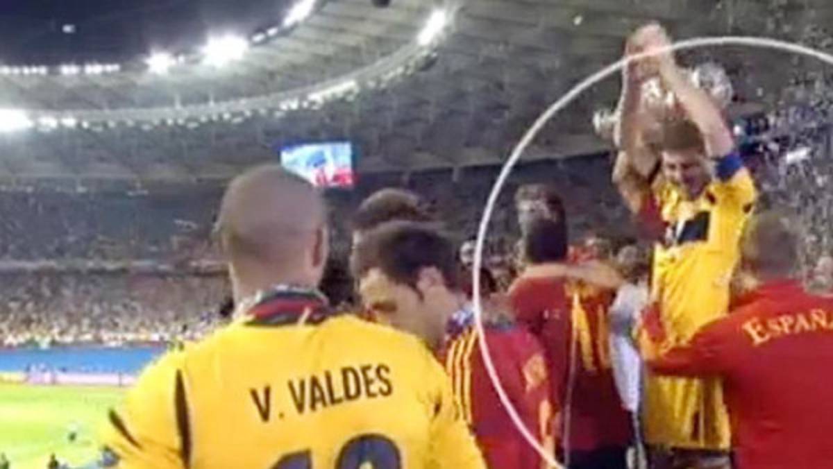 Un intruso en la celebración de España