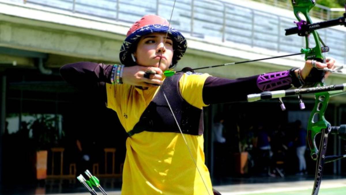 La hermosa atleta colombiana que enamora en los Juegos Olímpicos de Tokio y la polémica con sus tatuajes